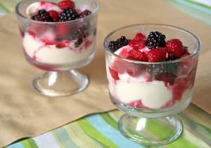 طريقة عمل آيسكريم التوت