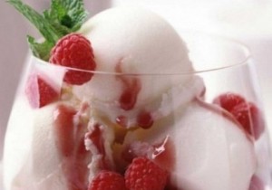 طريقة عمل مشروب الآيس كريم لمنال العالم