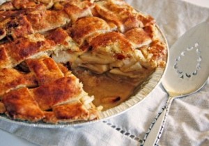 طريقة عمل فطيرة التفاح بالبف باستري