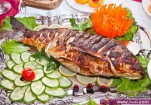 طريقة شوي السمك على الفحم