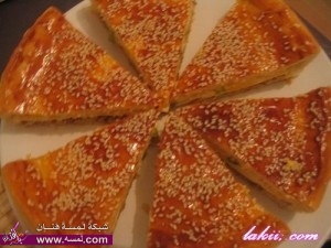 فطيرة محشية بالجبن والبيض واللحم شكل مغري وطعم يجنن