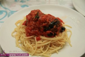 طبق مكرونه مع كرات اللحم