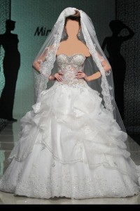 صور فساتين افراح من اكبر مولات دبي 2014