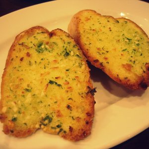 خبز بالثوم بالصور