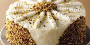 طريقة عمل كريمة تزيين الكيك بوصفات متعددة