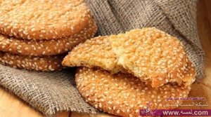 بسكوت السمسم الهش والراائع