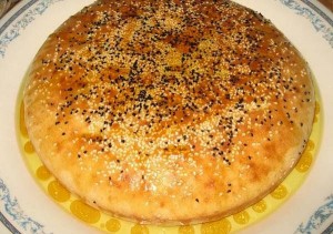 خبزة الجنوب مع العسل والسمن لفطور صحي ولذيذ