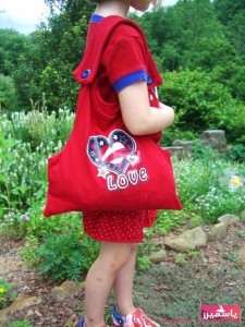 اصنعي لطفلك حقيبة من التيشيرت