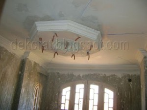 سقف جبس معلق صغير على شكل طبق ساقط