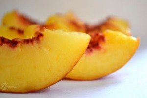 قناع الزبادي والخوخ لبشرة مشدودة