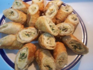 معجنات رمضانيه بالصور 2014 , طريقة عمل رولات التوست المقليه بالصور 2014